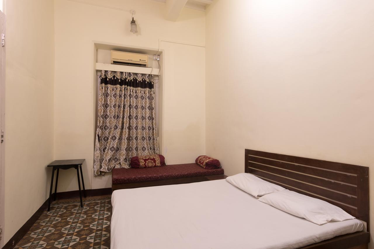 Bed And Breakfast At Colaba Bombaj Exteriér fotografie